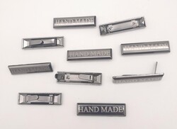 Angel Çanta Aksesuar - Angel Çanta Aksesuar 10 lu Handmade Yazılı Metal Etiket Plaka Süs Füme Renk